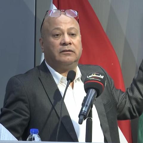 د. أحمد أبو هولي.jpg