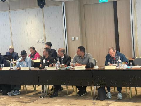 خلال جلسة انتخاب رئيس الاتحاد الدولي للشراع والتجديف