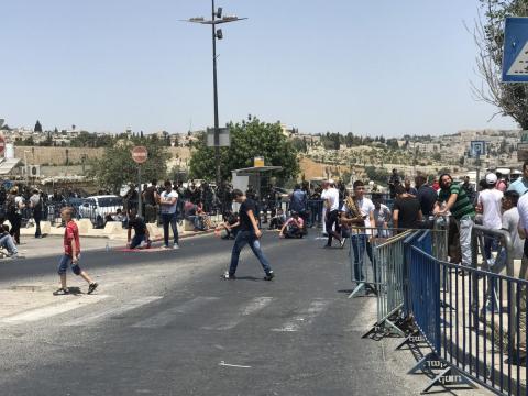حواجز حول المسجد الأقصى.jpg