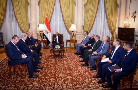 وزير الخارجية والهجرة يستقبل وفداً من حركة فتح الفلسطينية (2).jpg