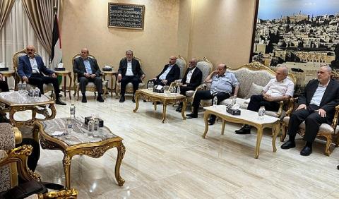من محادثات قادة الفصائل والقوى الفلسطينية في القاهرة، مؤخرا.jpg