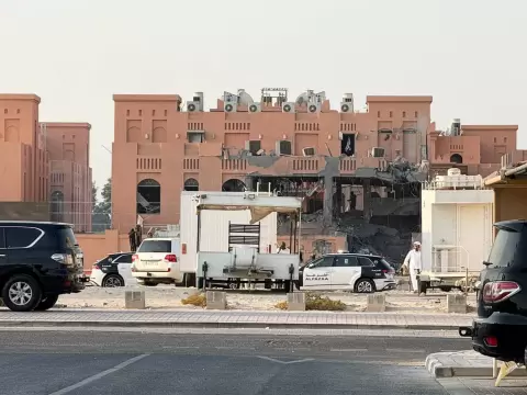 المبنى الذي استهدفته الغارات الإسرائيلية في العاصمة القطرية الدوحة (رويترز).webp