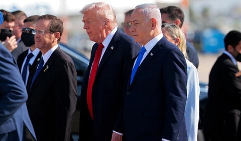 ترامب يصل إلى إسرائيل ويعلن انتهاء الحرب في غزة.jpg