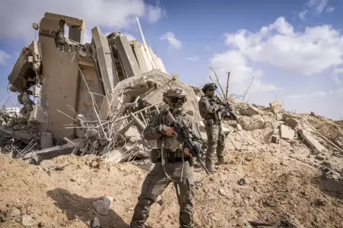 عناصر من الجيش الإسرائيلي في رفح (د.ب.أ).webp