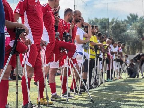 رياضيون فلسطينيون مبتورو الأطراف ضمن فعاليات بطولة الأمل لكرة القدم التي نظمتها جمعية د (21).jpg