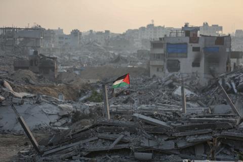 العائلات الفلسطينية العائدة إلى جباليا في شمال قطاع غزة تواصل حياتها بوسائل محدودة (7).jpg