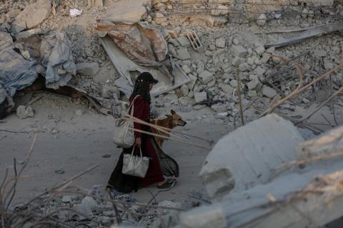 العائلات الفلسطينية العائدة إلى جباليا في شمال قطاع غزة تواصل حياتها بوسائل محدودة (14).jpg