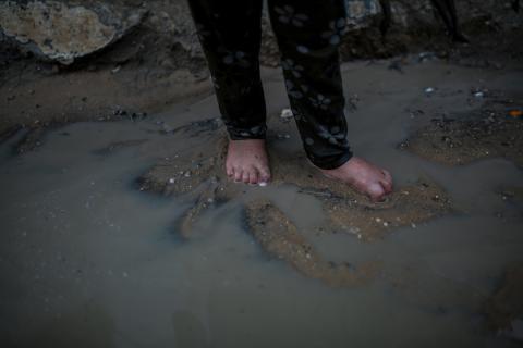 يعاني الفلسطينيون الذين دمرت منازلهم جراء الهجمات الإسرائيلية من سوء (4).jpg