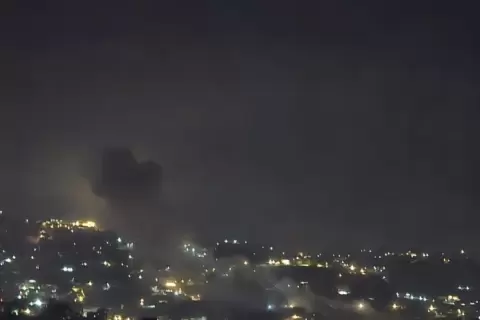 غارات إسرائيلية على جنوب لبنان.webp