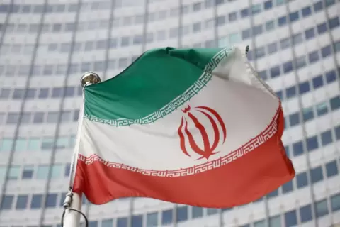 علم ايران reuters.webp