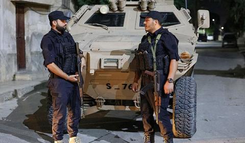 عناصر أمن سوريّ في حلب بوقت سابق (Getty Images).jpg