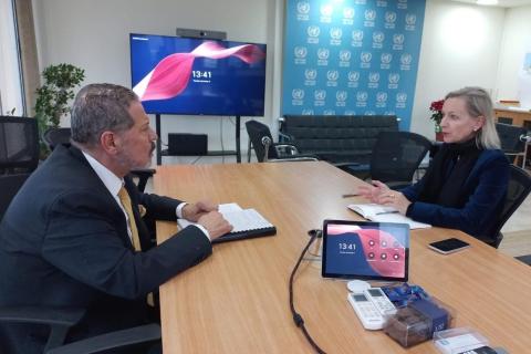 ياسر عباس الممثل الخاص للرئيس يلتقي مديرة الأونروا في لبنان.jpeg