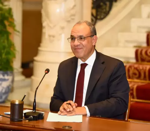 وزير الخارجية المصري الدكتور بدر عبد العاطي، بمكتبه بالعاصمة الإدارية الجديدة.webp