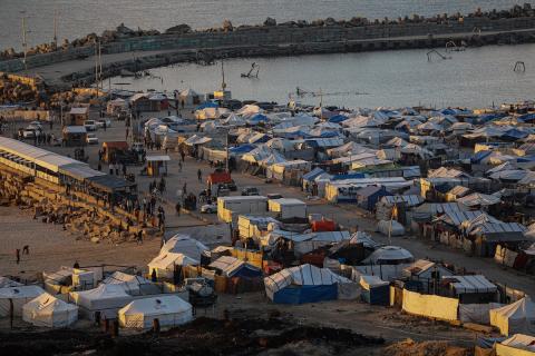 خيام النازحين على شاطئ مدينة غزة 26 ديسمبر/كانون الأول 2025، تصوير: عمر أشتوي