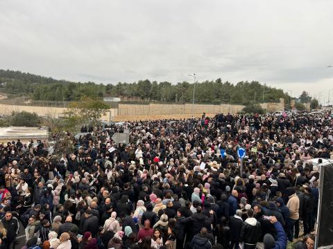 حشود المتظاهرين في سخنين ضد الجريمة، اليوم (عرب 48) 3.jpg