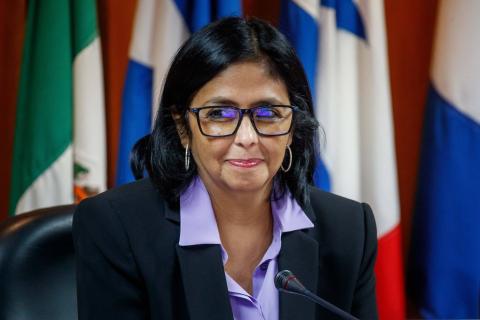 أرشيفية لنائبة الرئيس الفنزويلي ديلسي رودريغيز على هامش اجتماع لمجلس أميركا اللاتينية في كركاس يوم 30 نوفمبر 2022 (إ.ب.أ).jpeg