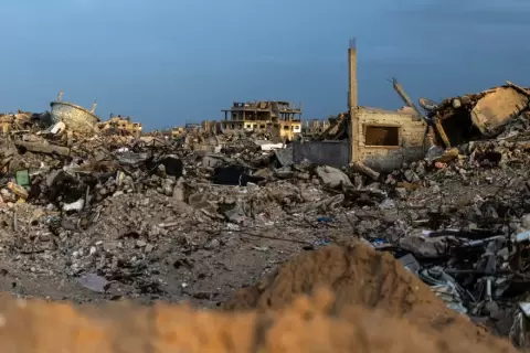 مبان مدمرة في رفح جنوب قطاع غزة يوم 8 ديسمبر كانون الأول 2025. تصوير: نير إلياس - رويترز