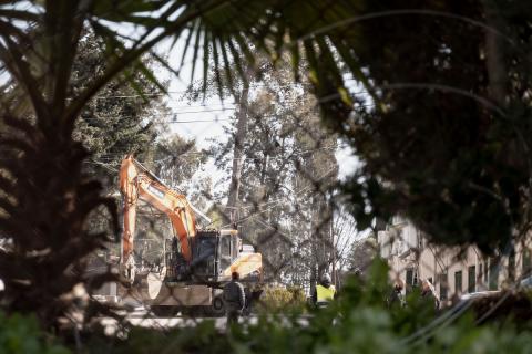 في 20 يناير/كانون الثاني 2026، القدس: نفذت السلطات الإسرائيلية عملية هدم لمنشآت وكالة الأونروا في مكتبها الميداني بالقدس والضفة الغربية، وذلك عقب تشريع صدر عام 2024 يحظر على الوكالة الأممية العمل داخل الأراضي الإسرائيلية