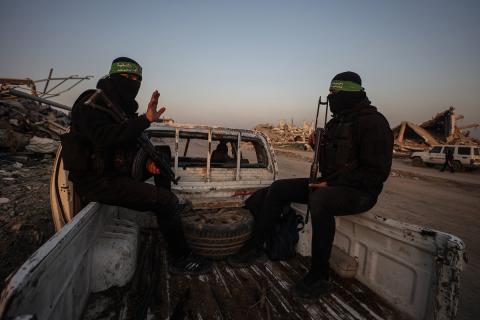 استئناف عمليات البحث عن جثة الرهينة الإسرائيلي الأخير، ران غفيلي، في حي الزيتون بمدينة غزة، وترافق العمليات الجارية في المنطقة آليات ثقيلة من مصر، وفرق من كتائب القسام، الجناح العسكري لحركة