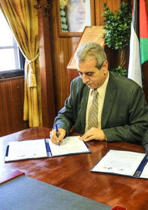 د. علي شعث 1.jpg