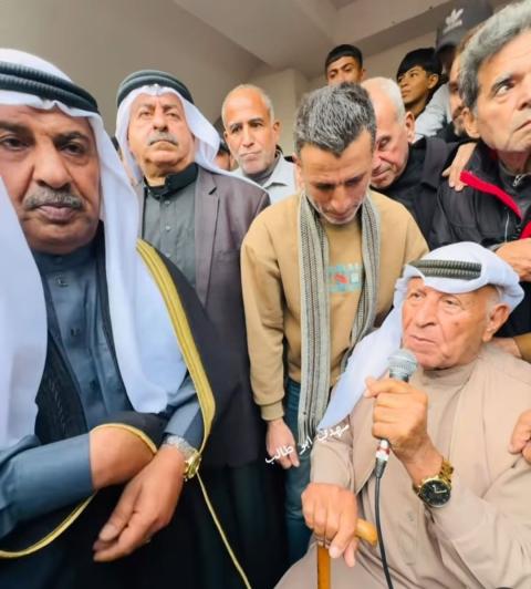 مراسم الصلح العشائري بين عائلتي جندي  و بكر  ..صفحة الهيئة العليا لشؤون العشائر بالمحافظات الجنوبية على فيسبوك.jpg