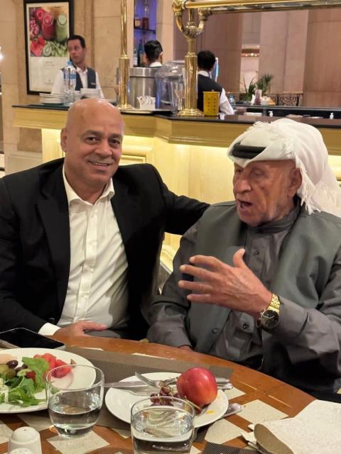صورة تجمع الحاج ابو سلمان المغني رئيس عشائر قطاع غزة  واللواء سامي نسمان مسؤول ملف الداخلية في اللجنة الوطنية لإدارة قطاع غزة المتواجد في القاهرة