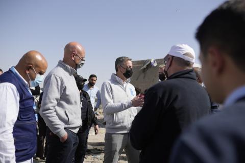 مدير برنامج الأمم المتحدة الإنمائي، ألكسندر دي كرو،  بزيارة ميدانية إلى عدة مناطق في مدينة غزة لتقييم الوضع الإنساني واحتياجات السكان، في 16 فبراير/شباط 2026. (صورة: عمر أشتوي)
