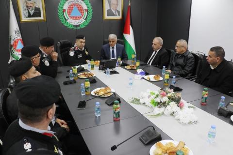التربية والدفاع المدني يبحثان إمكانية استئناف الدوام المدرسي في ظل الظروف الحالية