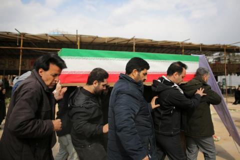 طهران 10 مارس 2026 (شينخوا) في الصورة الملتقطة يوم 9 مارس 2026، جنازة لأشخاص فقدوا أرواحهم خلال الضربات التي شنتها الولايات المتحدة وإسرائيل ضد إيران، في مقبرة جنة الزهراء في العاصمة الإيرانية طهران.JPG