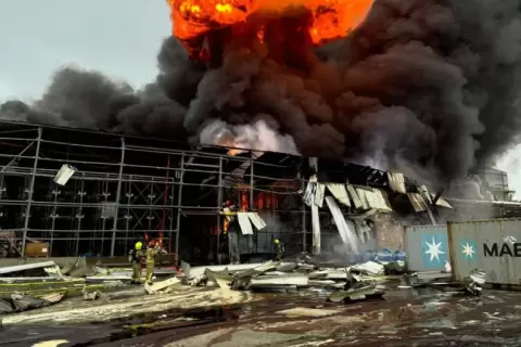 الحرس الثوري قال إنه استهداف المدينة الصناعية ببئر السبع رد على هجمات أمريكا وإسرائيل على المنشآت الصناعية بإيران (الإعلام الإسرائيلي).webp