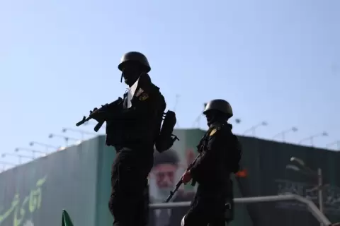 شملت حملة الاعتقالات من قِبل الشرطة الإيرانية مواطنين من عدة أقاليم في البلاد (الوكالة الأوروبية).webp