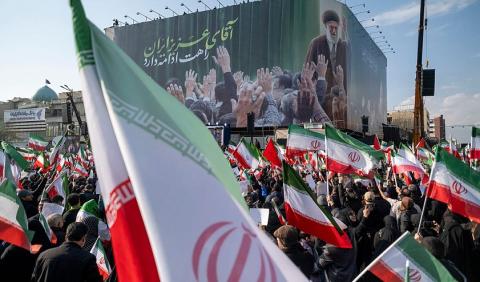 إيرانيون في طهران، غداة اختيار مرشد أعلى (Getty Images).jpg