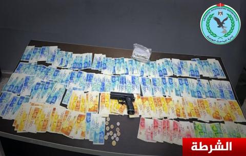 جريمة سطو استهدفت أحد محال السوبر ماركت في مدينة الخليل