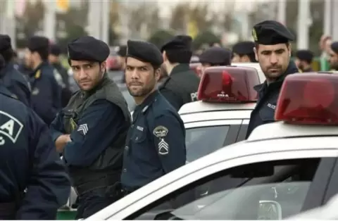 عناصر من الشرطة الإيرانية (أرشيفية - رويترز).webp
