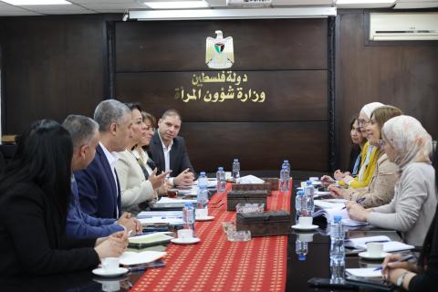 عقدت وزيرة شؤون المرأة أ. منى الخليلي لقاءً مع د. سماح أبو عون وزيرة التنمية الاجتماعية، في مقر وزارة شؤون المرأة