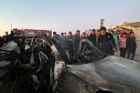 مركبة الزميل الصحفي الشهيد محمد وشاح، مراسل قناة الجزيرة مباشر بعد ان استهدفتها طائرة مسيّرة إسرائيلية غرب مدينة غزة  8 أبريل/نيسان 2026، (صورة: هادي داود )