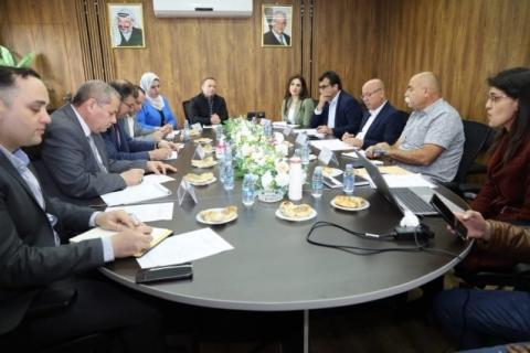 دائرة شؤون اللاجئين تعقد الاجتماع الأول للجنة التوجيهية لمشروع التدخلات الاستراتيجية لتحسين خدمات المياه والصرف الصحي.jpg