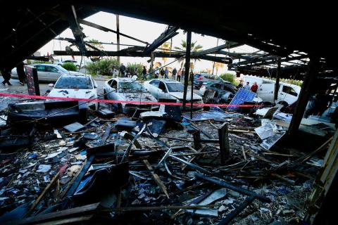 تُظهر هذه الصورة، الملتقطة في 8 أبريل/نيسان 2026، آثار الغارات الجوية الإسرائيلية على صيدا، لبنان. (Credit Image: © Ali Hashisho/Xinhua via ZUMA Press\ APA Images