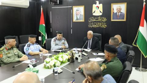 وزير الداخلية يترأس اجتماع المجلس الأعلى للدفاع المدني.jpg