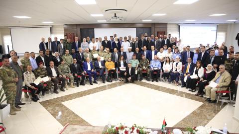 المدرسة الوطنية الفلسطينية للإدارة تُخرّج المشاركين في برنامج الإدارة والقيادة ...jpg