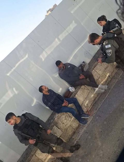 قوات الاحتلال تعتقل شابين من حي الشيخ جراح بالقدس المحتلة.jpg