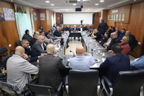 دائرة شؤون اللاجئين تعقد لقاءً مع رؤساء اللجان الشعبية ومؤسسات وفعاليات المخيمات للتحضير لفعاليات الذكرى الـ78 للنكبة ...jpg