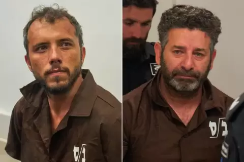 سيف أبو كشك (يمين) وتياغو أفيلا (أسوشيتد برس).webp