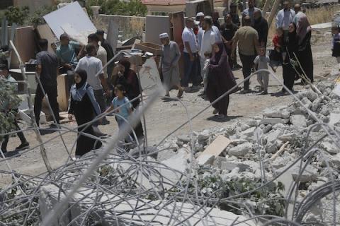 في 8 يونيو/حزيران 2026، هدمت جرافات إسرائيلية منزل مكون من طابقين للفلسطيني نايف أبو سنينة وورشة نجارة ملحقة به في منطقة خربة قلقاس جنوب الخليل بالضفة الغربية(صورة: مأمون وزواز)