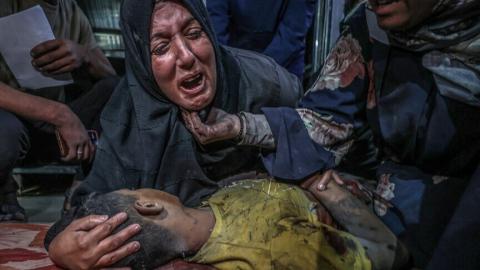 الصحفيان مود إيفتينغ وويليم فينسترا فازا بجائزة  التميز الصحفي ضمن  جوائز الصحافة الأوروبية ..jpg