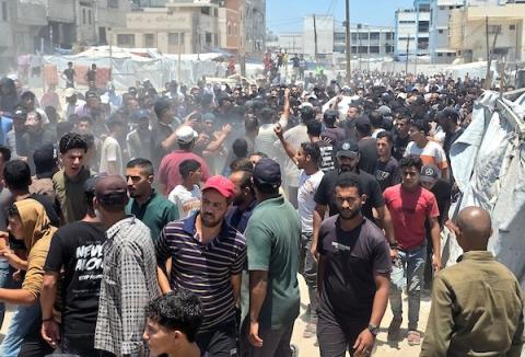 جثمان زكي أبو مصطفى، قائد في سرايا القدس، خلال جنازته في خان يونس، جنوب قطاع غزة، في 20 يونيو/حزيران 2026.صورة: طارق محمد