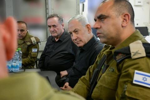 رئيس الوزراء الإسرائيلي بنيامين نتنياهو يزور الفرقة 36 على طول الحدود الشمالية لإسرائيل، برفقة وزير الجيش   يسرائيل كاتس ونائب رئيس الأركان اللواء تامير يدائي، 30 مايو/أيار 2026. (صورة من مكتب رئيس الوزراء الإسرائيلي)