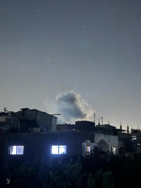 لاحتلال يستهدف منزلًا بمحيط عيادة الوكالة في مخيم المغازي وسط قطاع غزة.jpg