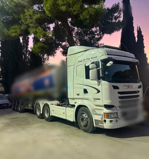الضابطة الجمركية تحبط تهريب 38 ألف لتر من المحروقات في بيت لحم.jpg