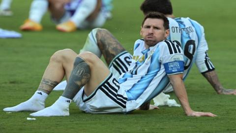 حسرة ميسي بعد خسارة الأرجنتين نهائي كأس العالم أمام إسبانيا.jpeg
